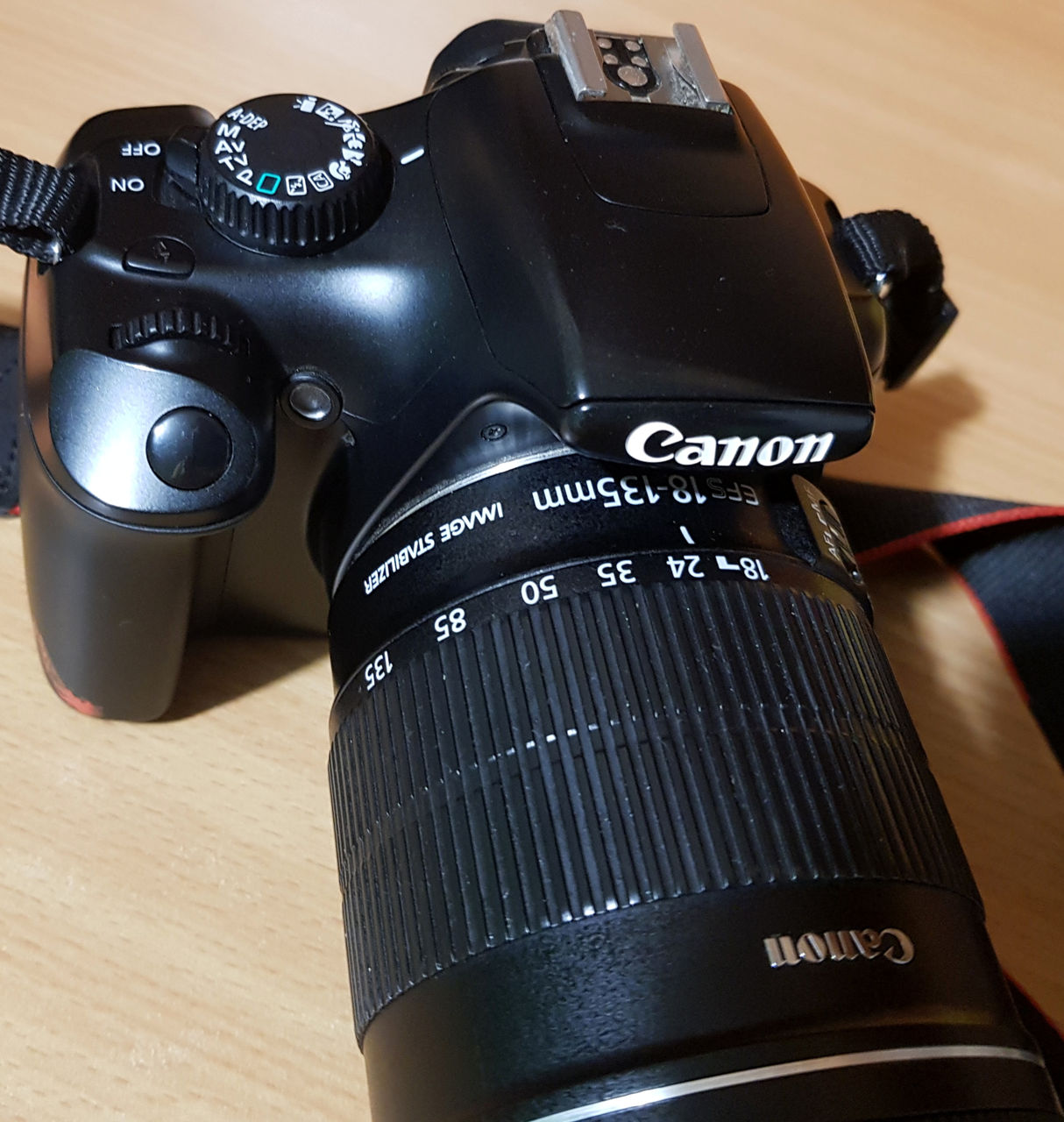 Продам фотоаппарат Canon EOS 1100D