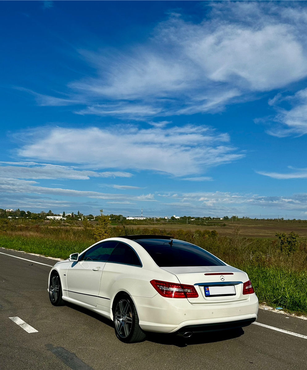 Mercedes E-Class Coupe foto 3