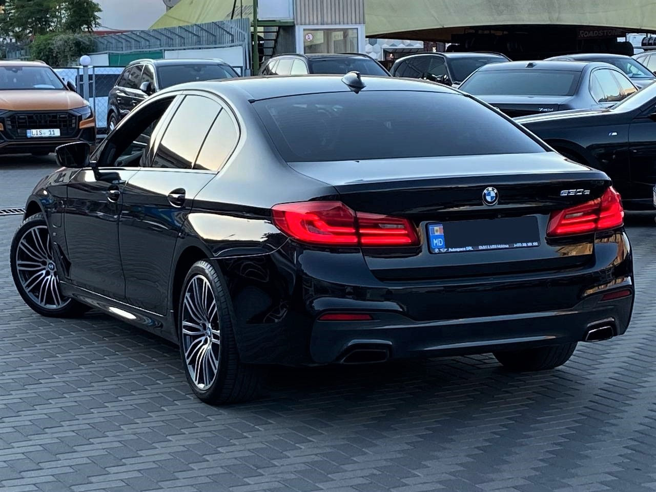 BMW 5 Series foto 2