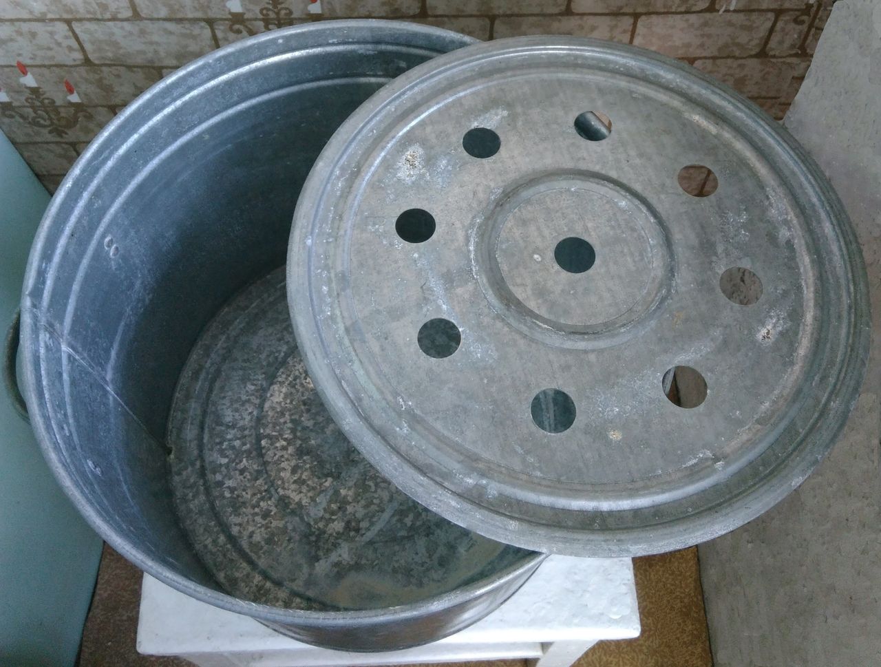 Бак оцинкованный с крышкой, 36 литров.