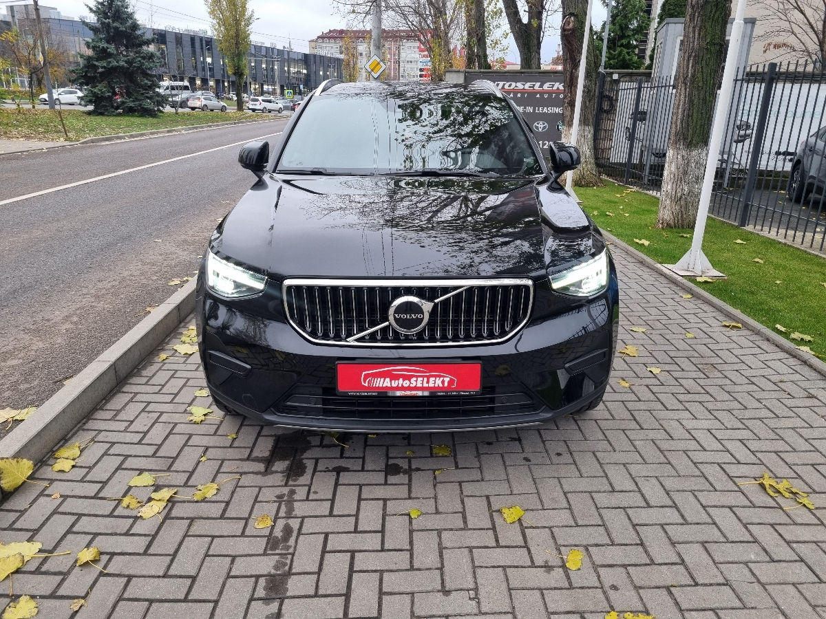 Volvo XC40 2023 photo 2