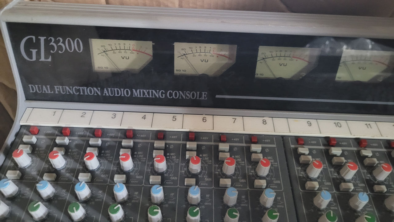 mixer Allen Heath GL3300 foto 4