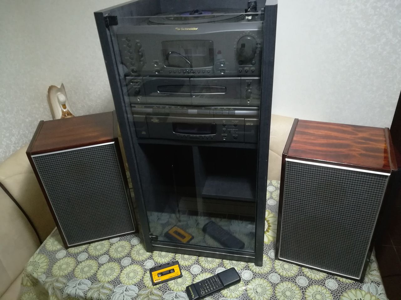 Schneider Hi Fi Germany стойка-тумбочка дешево