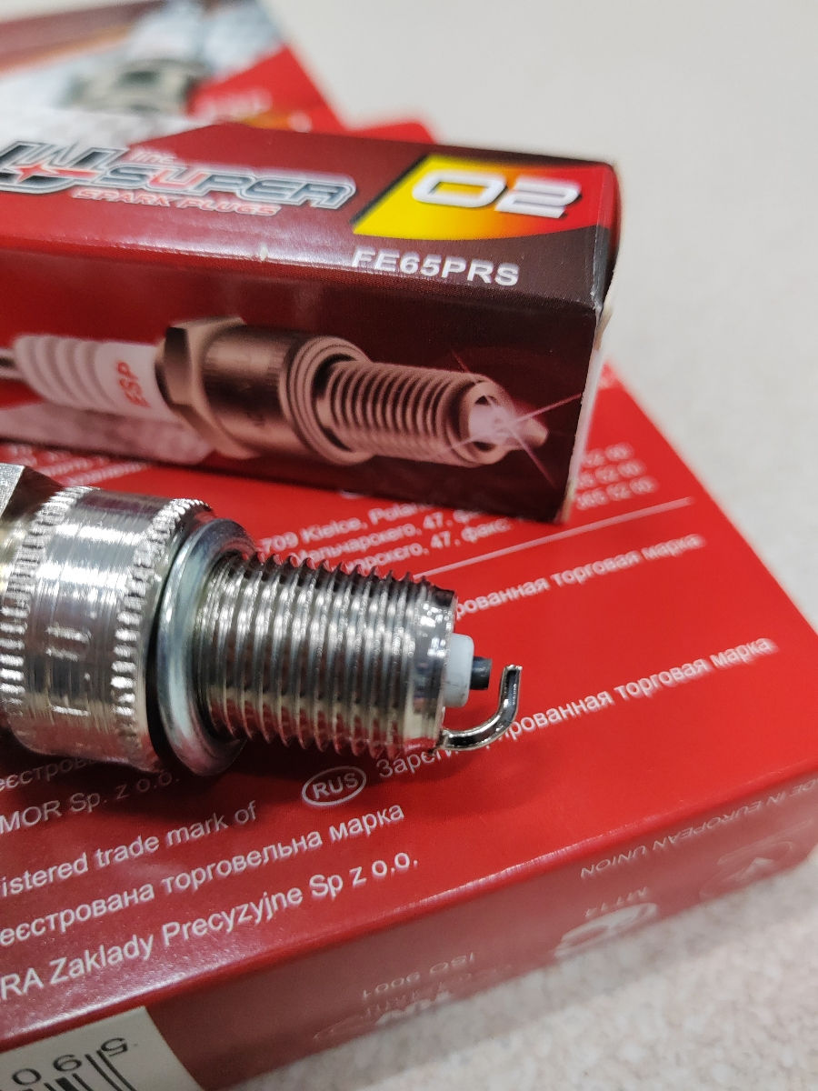 свеча зажигания на ВАЗ 2101-08  JAN MOR FE65PS foto 3