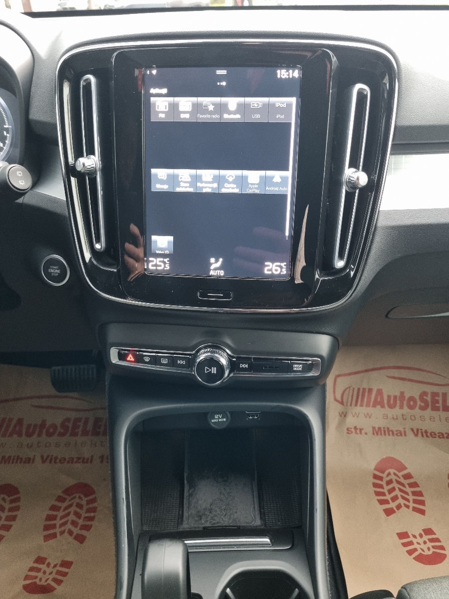 Volvo XC40 2023 photo 12