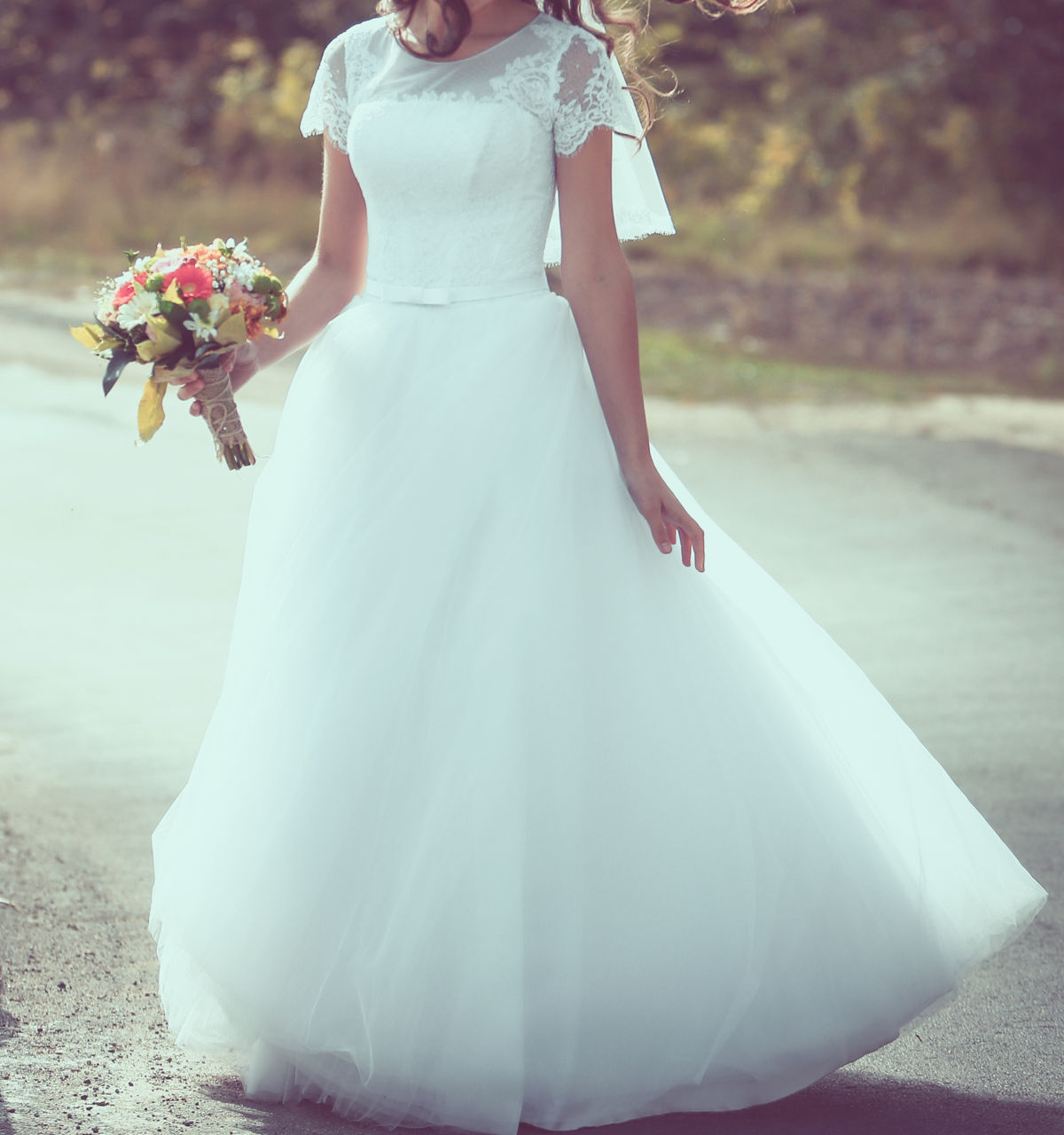 Rochie de mireasa + voal si crinolina foto 0