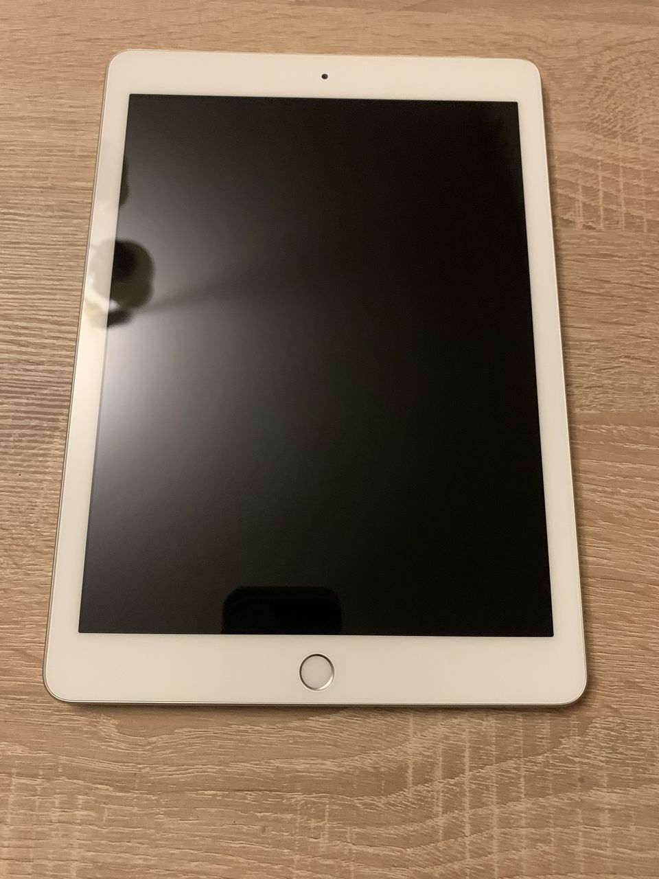 IPAD 6th Gen 32GB SILVER (WIFI+4G).