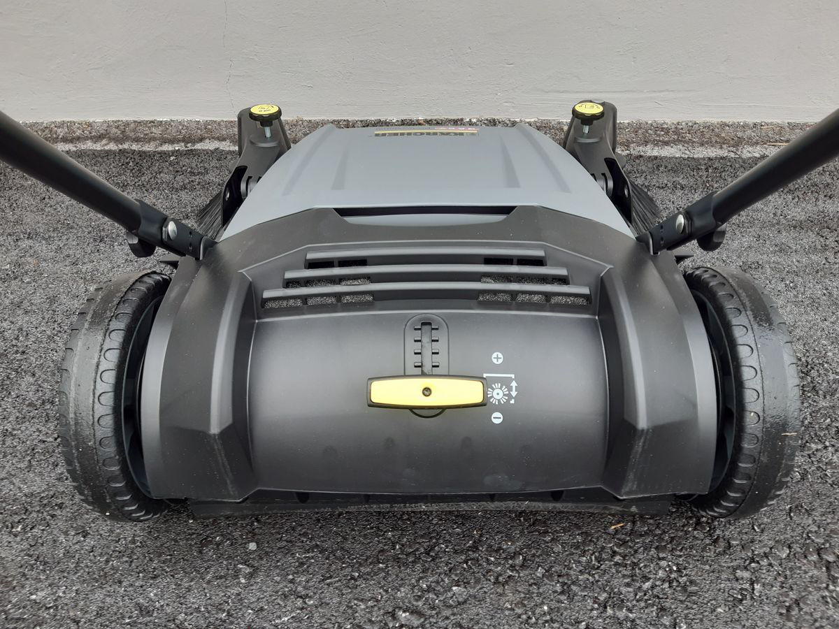 Mașină de măturat Karcher KM 70/15 - Livrare în toată Moldova! Credit 0% foto 3