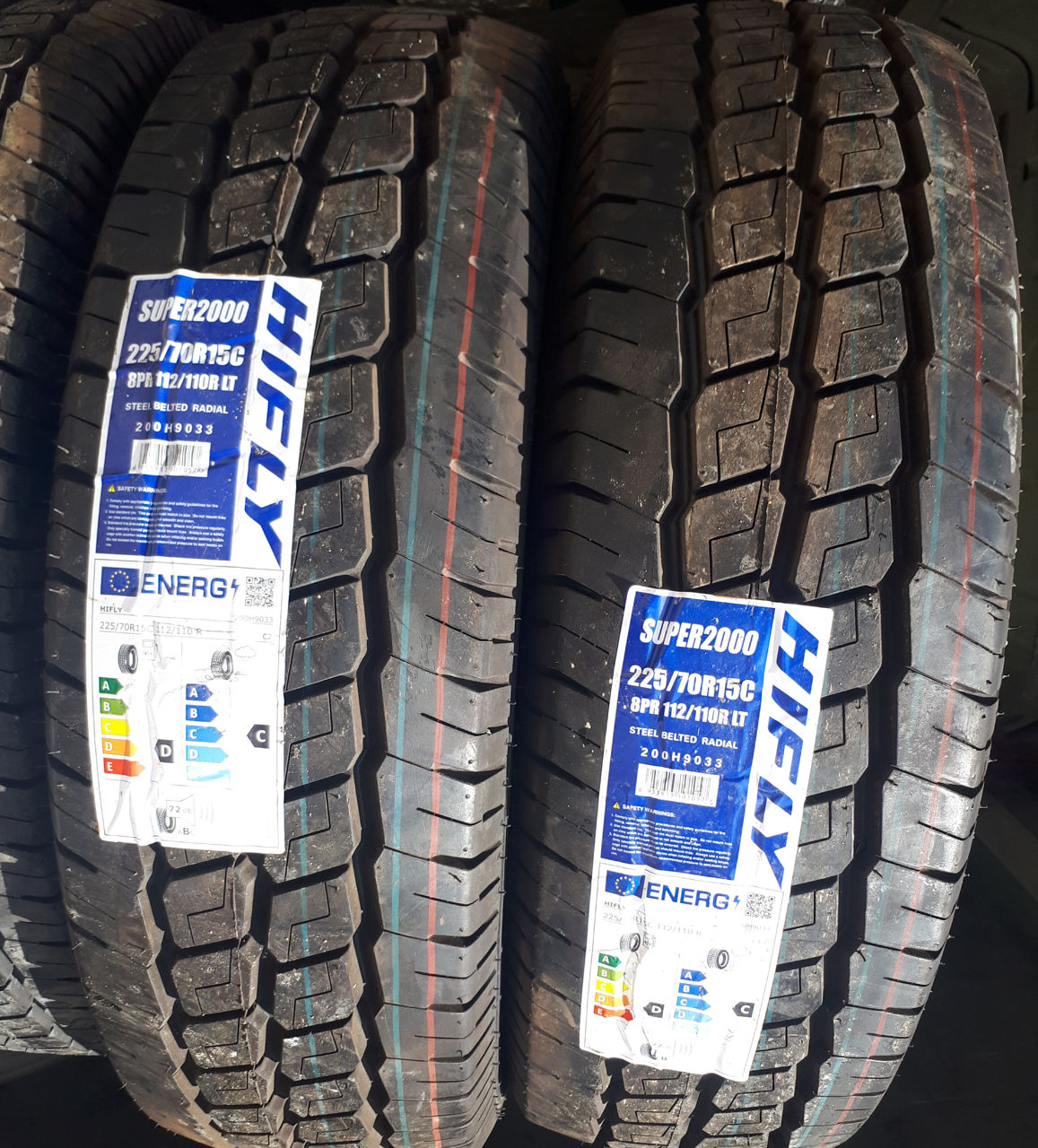 225 70 R15C