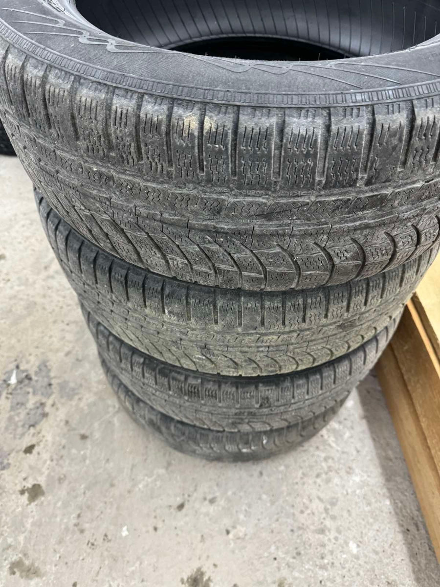 215/55 R17 Nokian