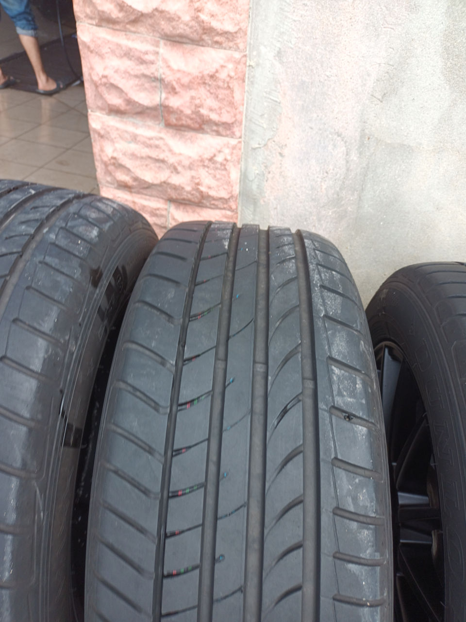 Продам отличные диски с шинами(Dunlop)  подходят на BMW  и Т5    225/60 R17 foto 2