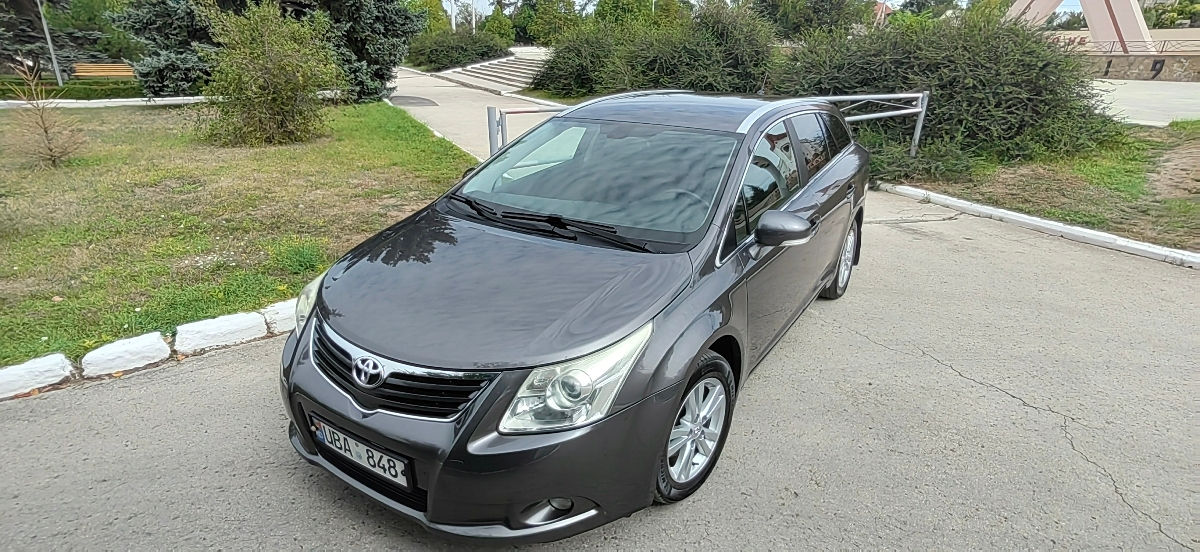 Toyota Avensis foto 9