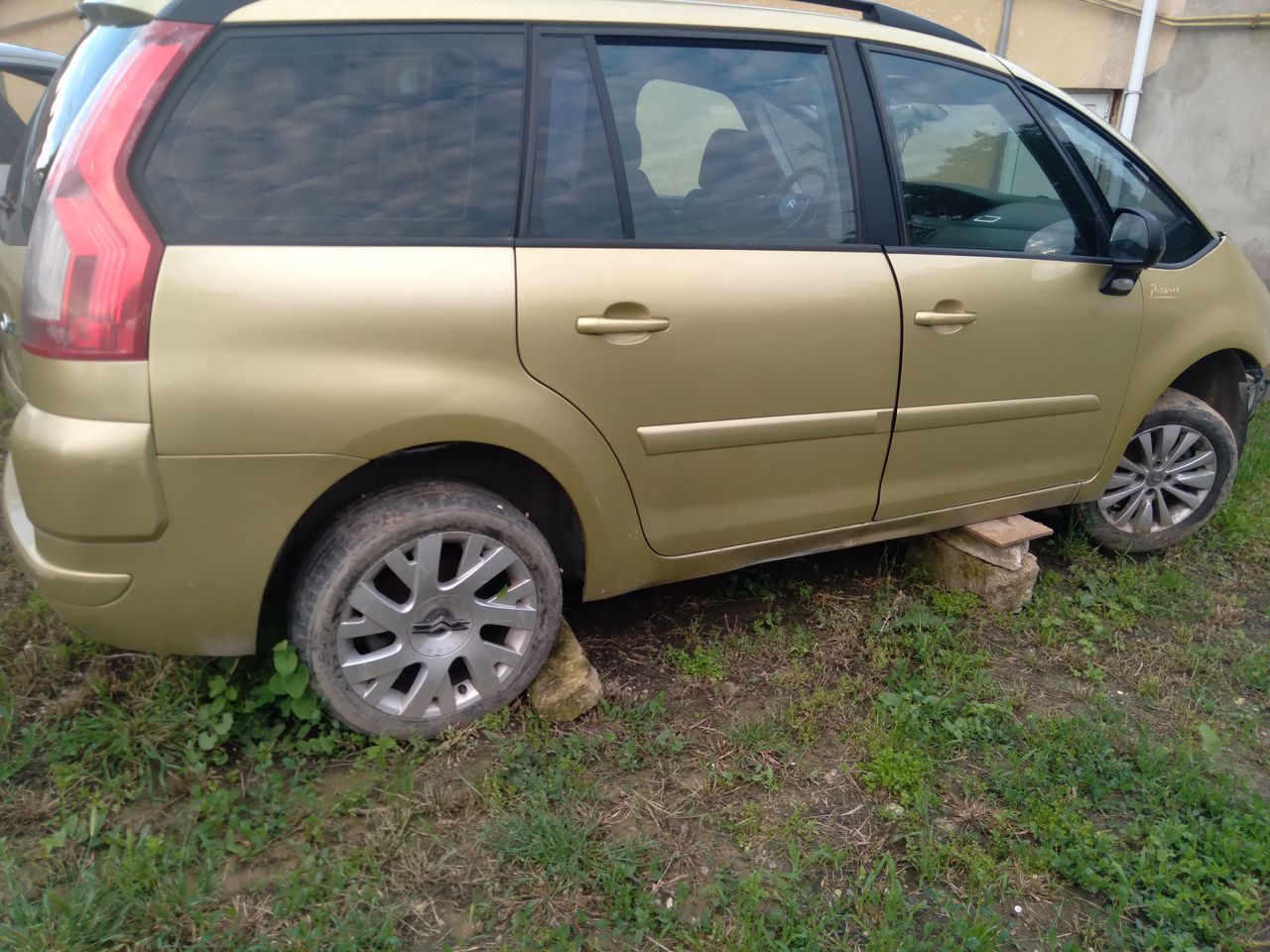 Piese la citroen C4 grand Picasso foto 0