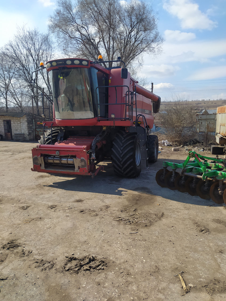 tehnica agricola formata din mai multe unitati foto 0