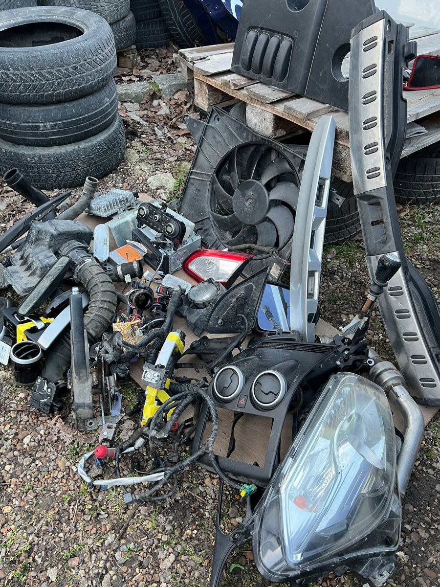 Piese de schimb Nissan Qashqai+2 foto 3