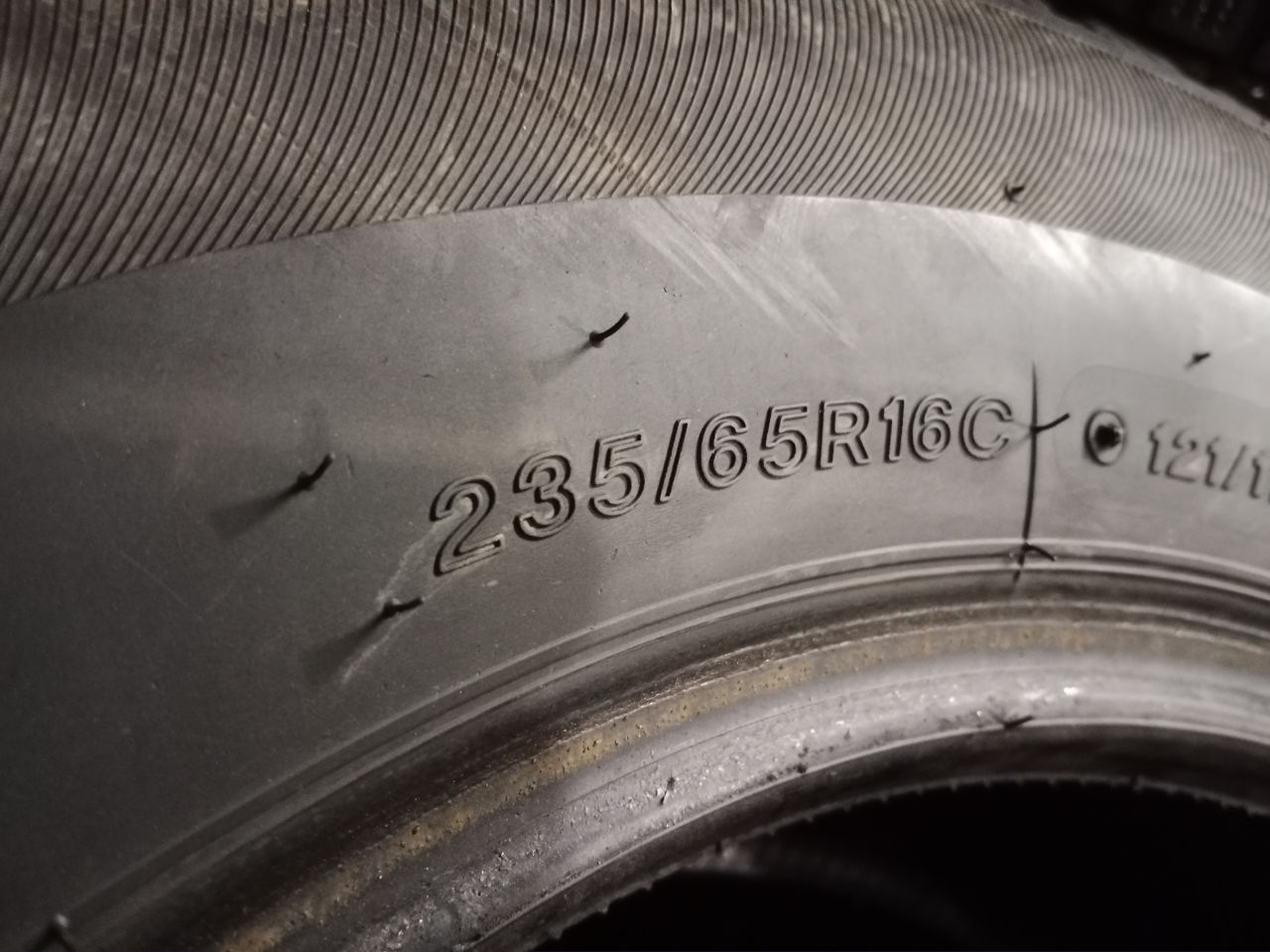 235/65 R 16 C.  Lassa foto 2