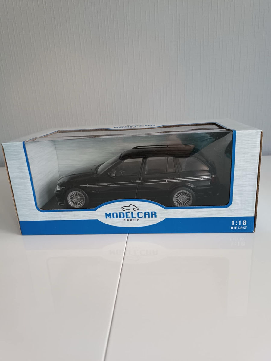 Mercedes Benz W124 şi BMW E36 Alpina Touring la scara 1:18 foto 4