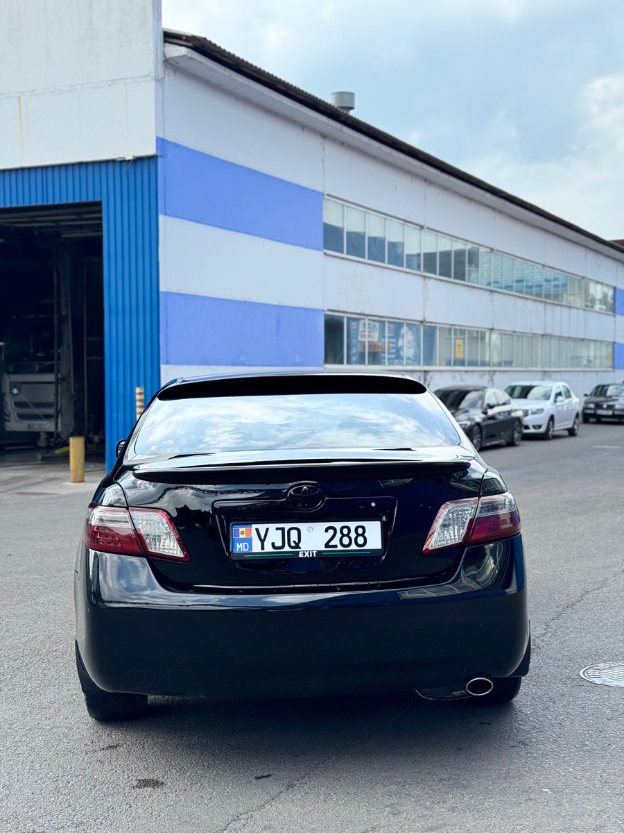 Toyota Camry фото 2