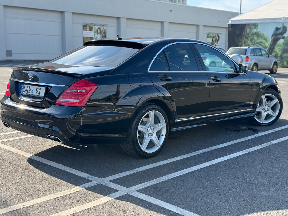 Mercedes S-Class foto 1