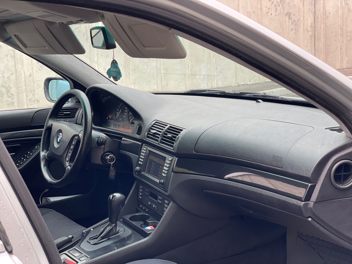 BMW 5 Series foto 8