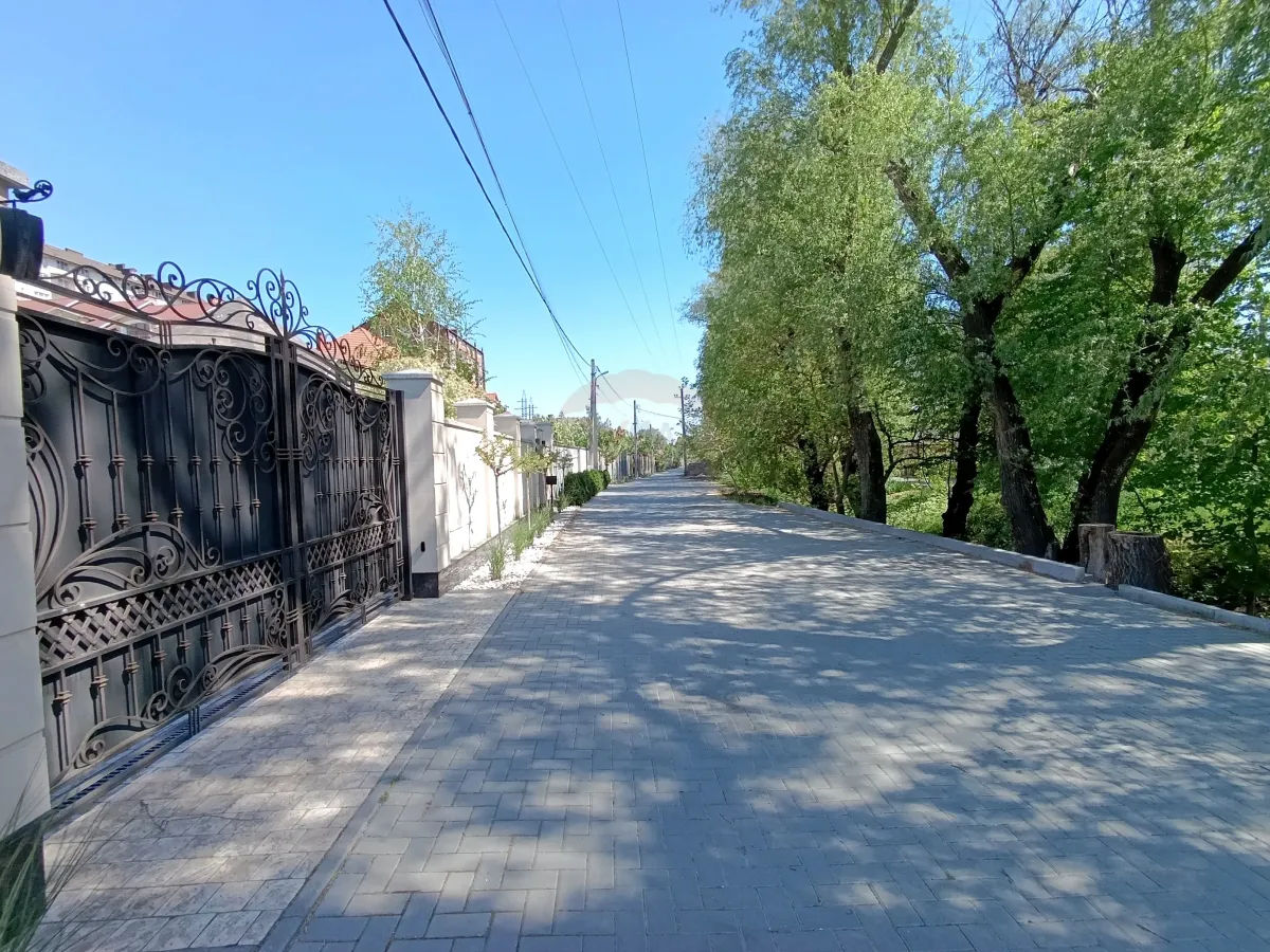 Durlești. Casă Excepțională 4 dormitoare + Living. 310 m.p. 6 ari. Confort și Eleganță la Superlativ foto 5