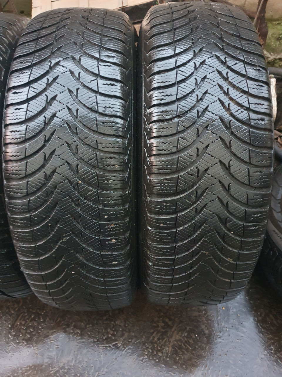 215/60/ R17- MICHELIN.