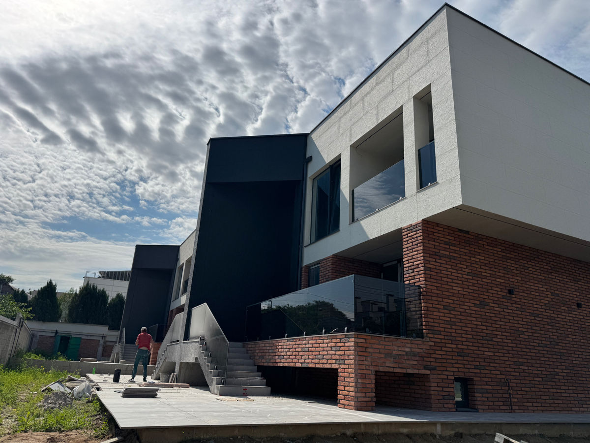 Duplex 250 m² pe teren 3 ari