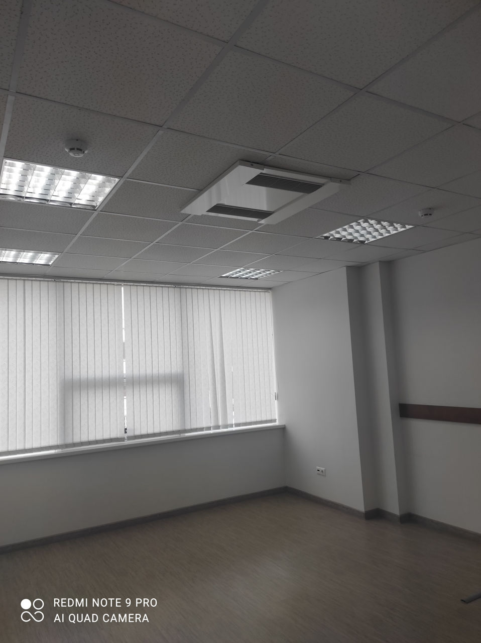Офисы класса " А" в административно коммерческом центре  SC ''Lemn Comeţ" SRL фото 16