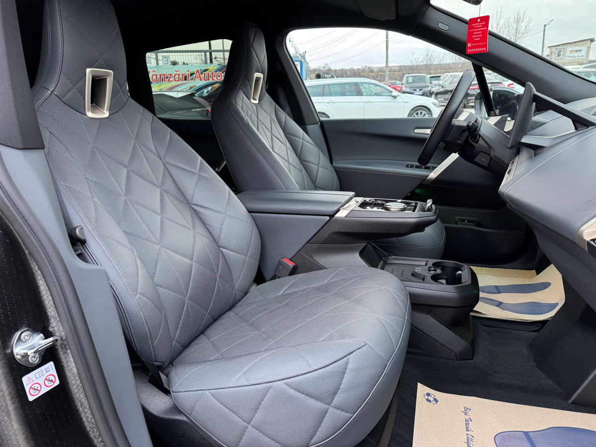 BMW iX фото 10