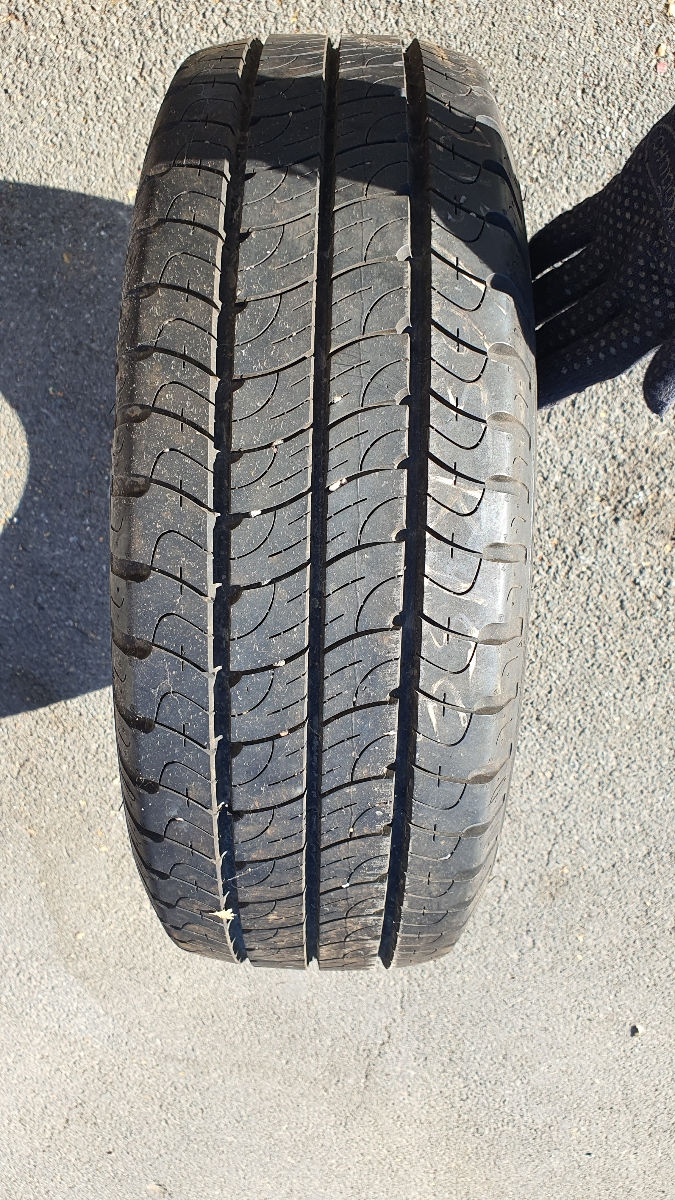 215/65 R15C foto 0