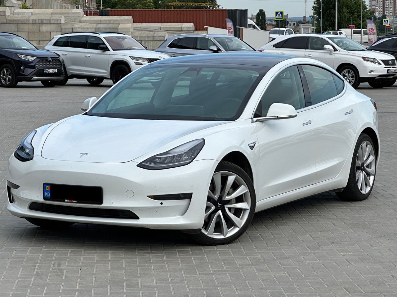 Tesla Model 3 foto 3