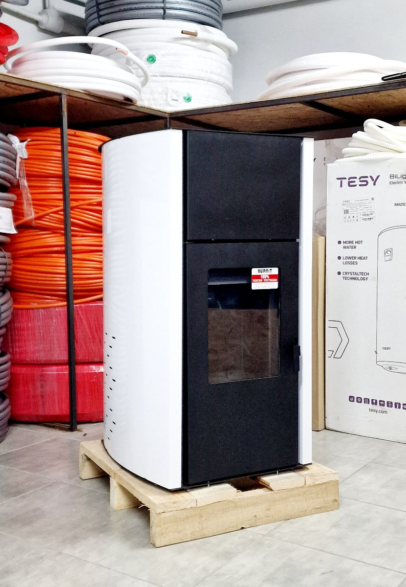 Bulgaria. Cazan pe peleți, granule. 13 kw 18 kw 25 kw Burnit. Autonomie 24 ore. foto 0
