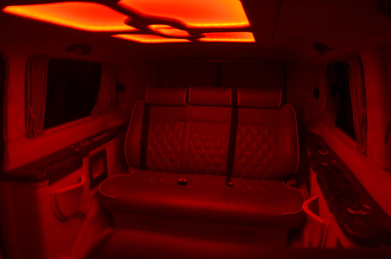 Mini-vanuri Business Class la comanda , pana la 8 locuri ! Orice directie ! Mercedes ! Cu sofer ! foto 5