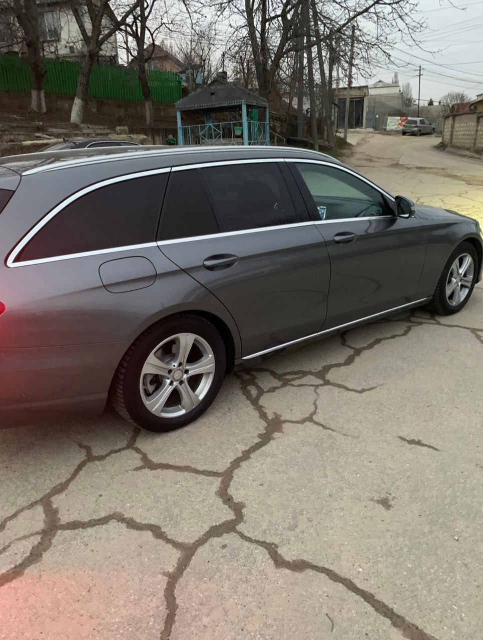 Mercedes E-Class Wagon foto 3