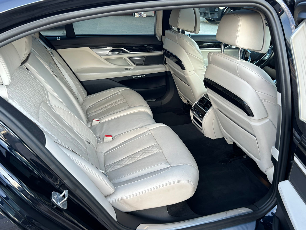 BMW 7 Series foto 14