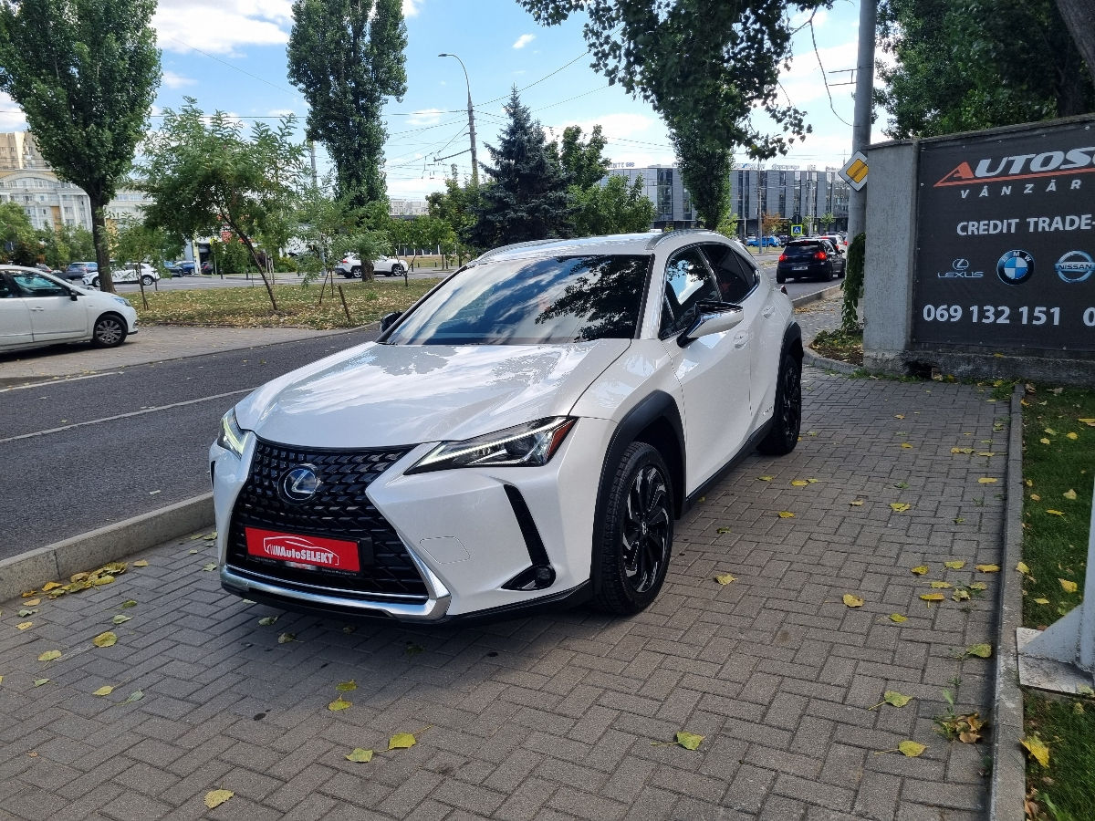 Lexus UX 2021
