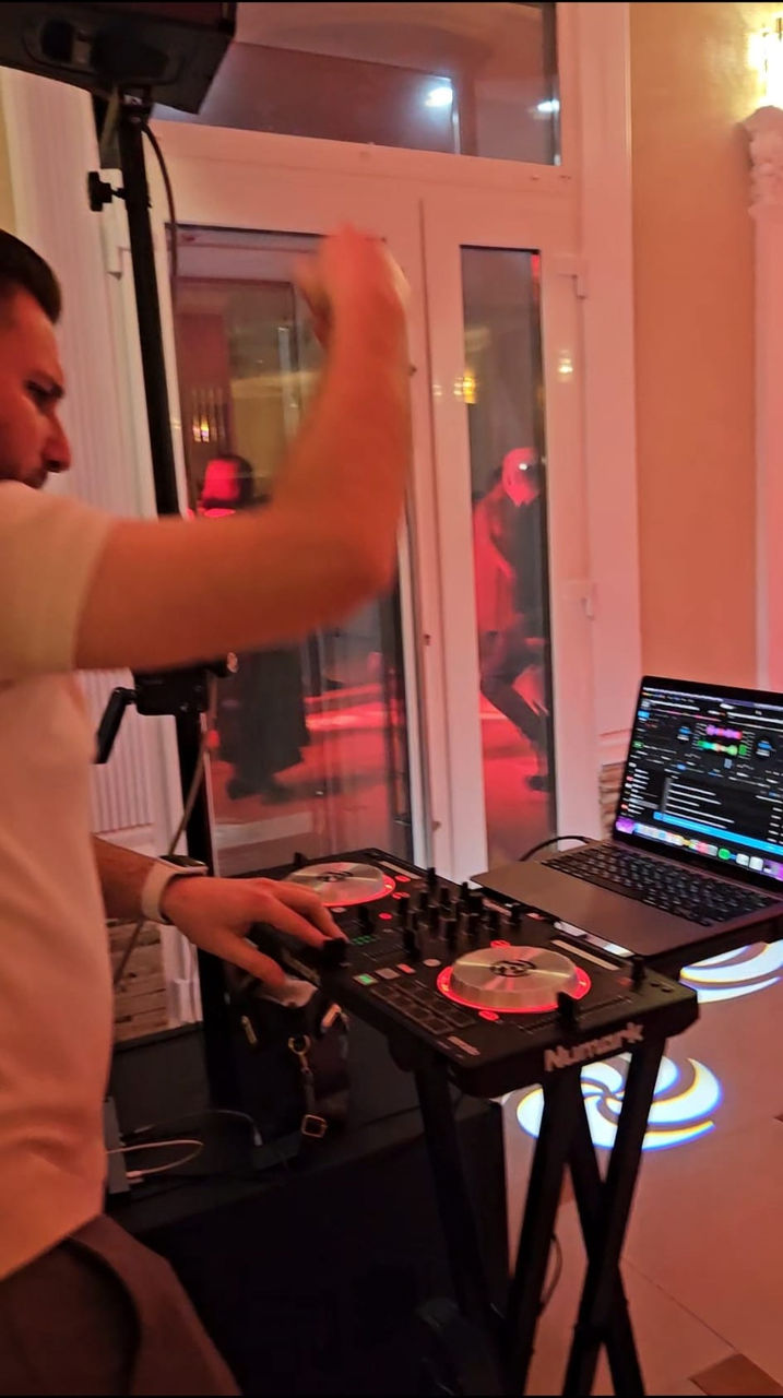 DJ | Solist | Moderare | Show de lumini | Garantăm calitate foto 1
