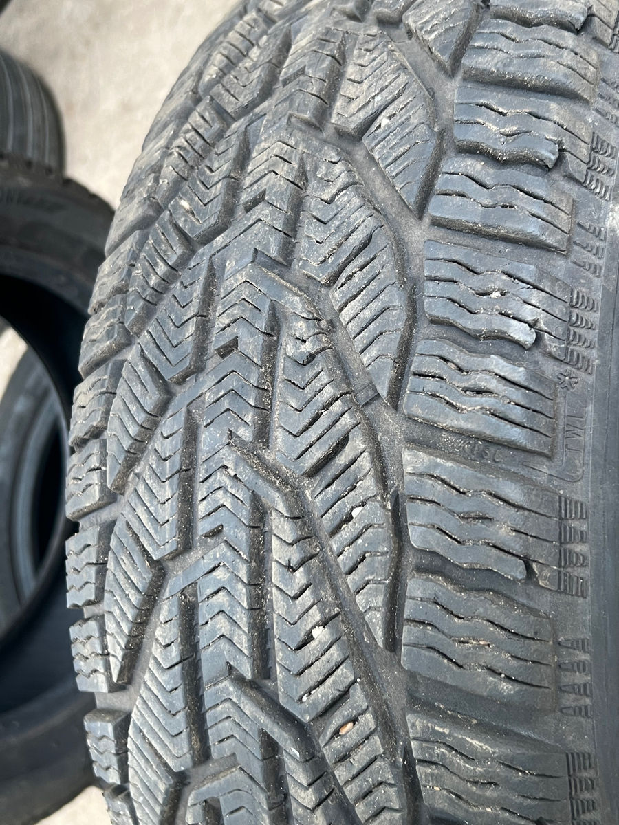 Продам 2 шины 225/55 R17 Taurus Snow (Michelin Group) фото 3