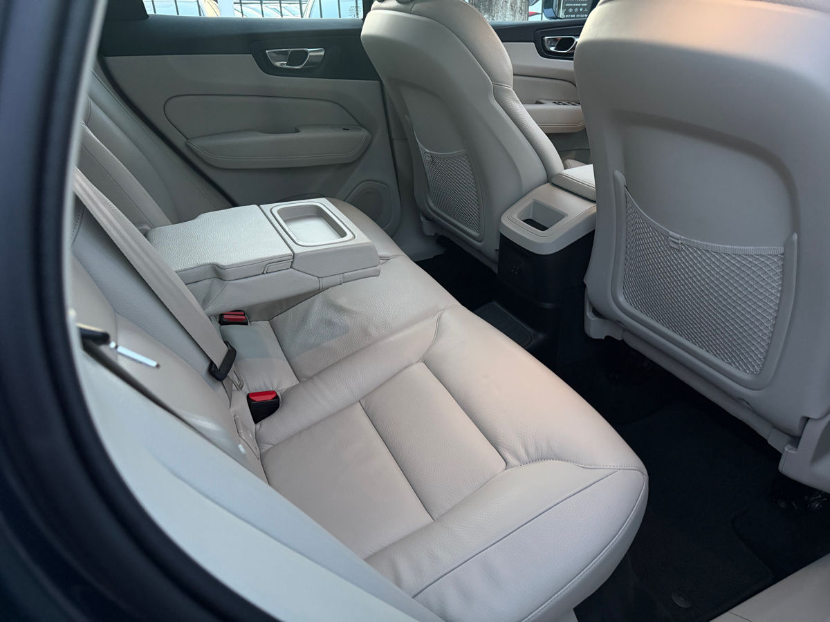 Volvo XC60 2021 photo 11