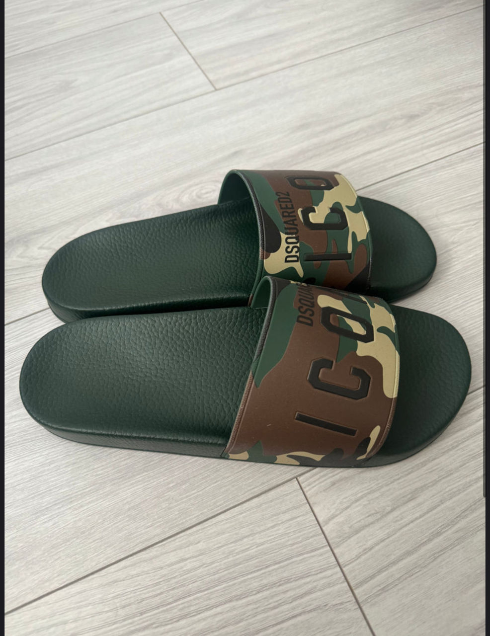 Vind Slapi Dsquared2 Noi , Originali , Marimea 44 foto 2