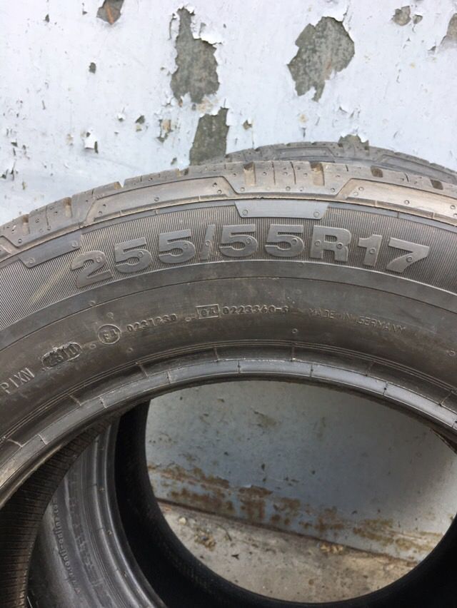 255/55/R17 Continental