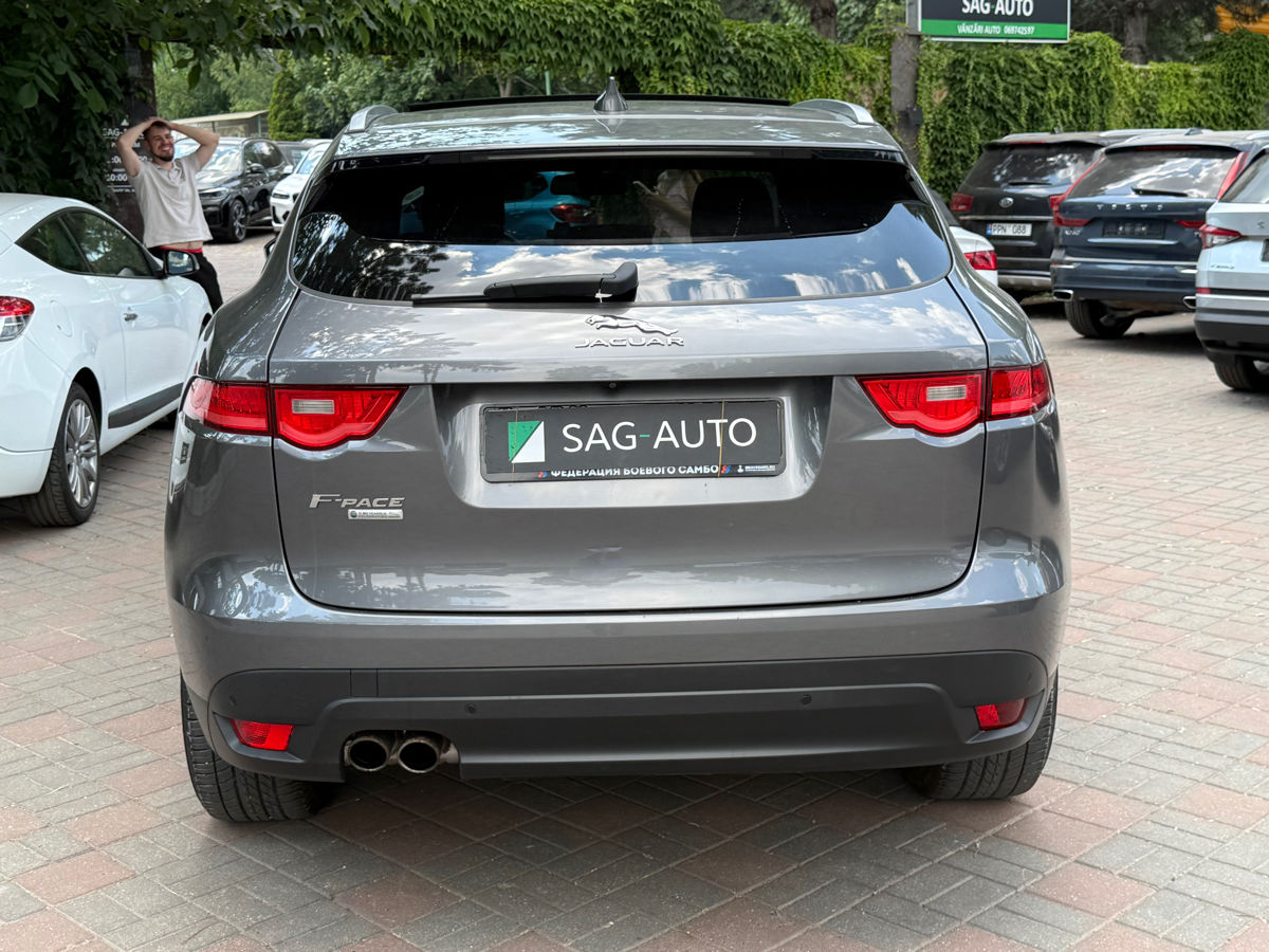Jaguar F-PACE