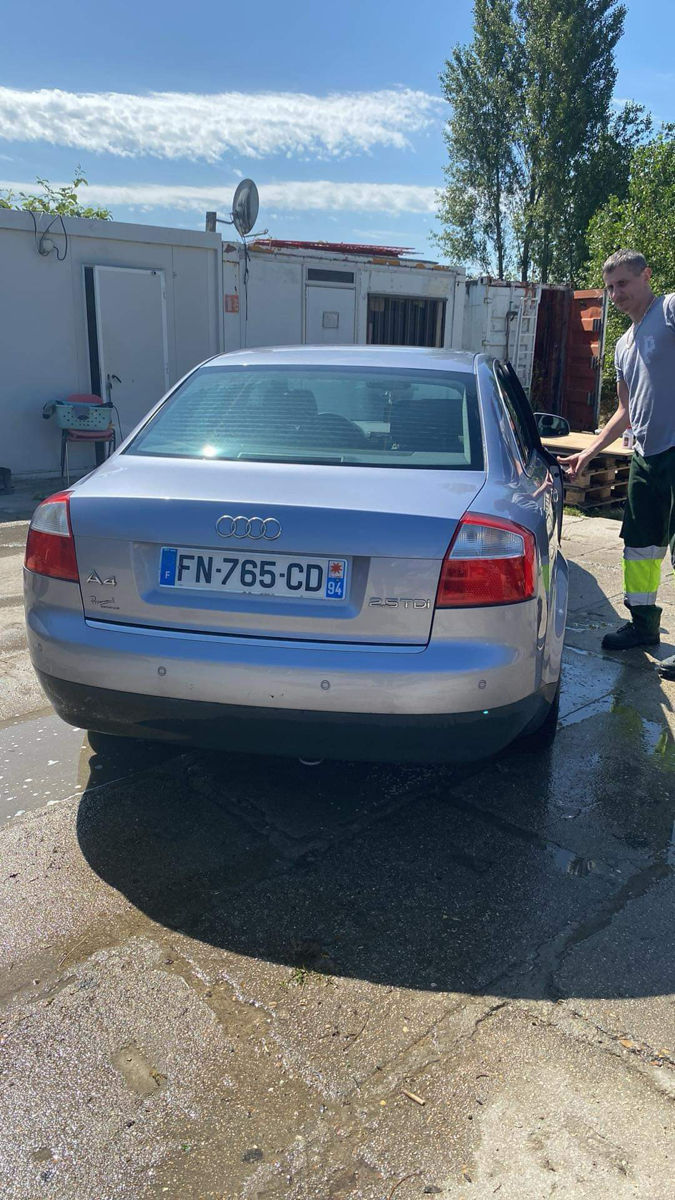 Audi a4 2004 2.5 tdi BCZ  automat foto 2