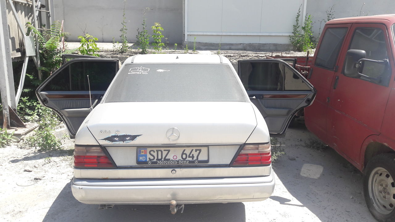 Продам w124 300d срочно !!