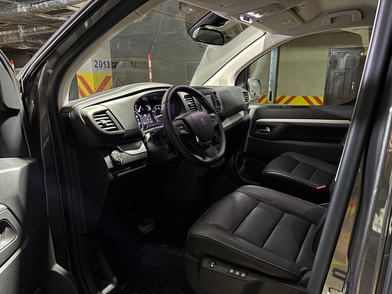 Peugeot Traveller foto 5