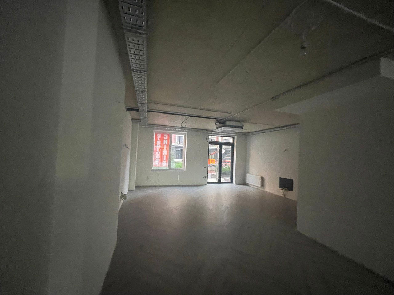 Se oferă in chirie spatiu comercial   110 m2 a prima linie in Centru Chisinau foto 3