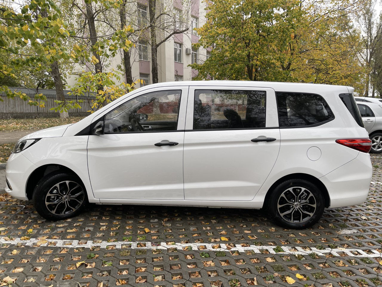 Changan Auchan A600 EV фото 1