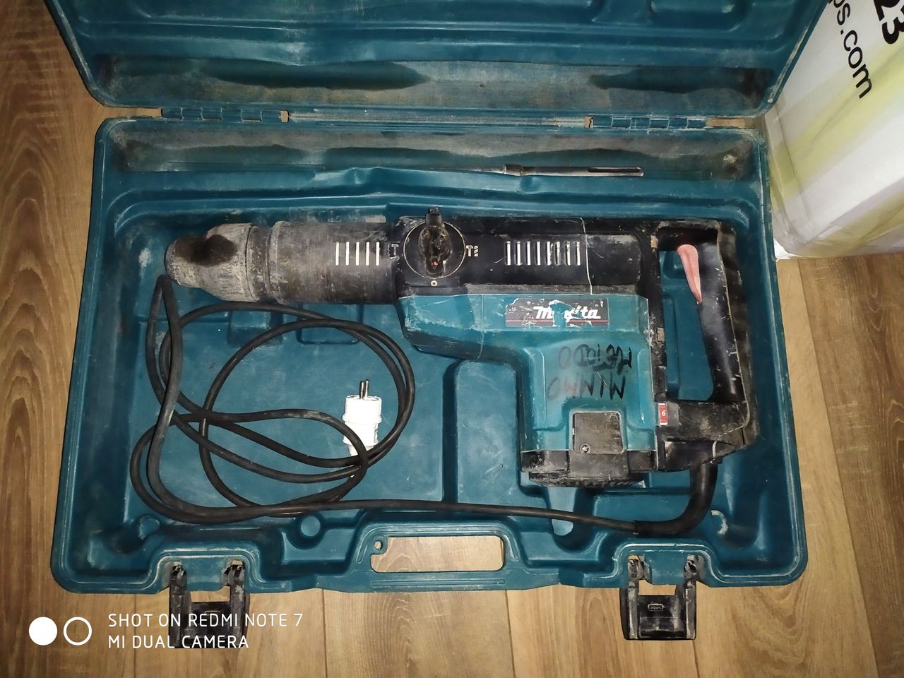 Отбойный молоток Макита PA6 GF30