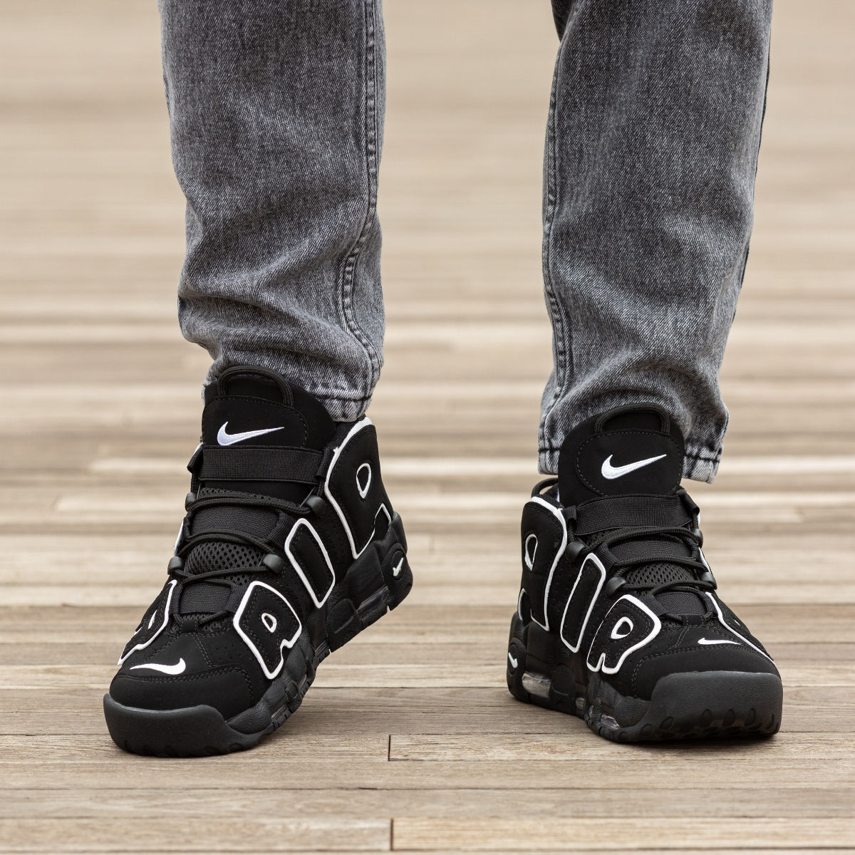 Nike Air More Uptempo Black/White Unisex foto 6