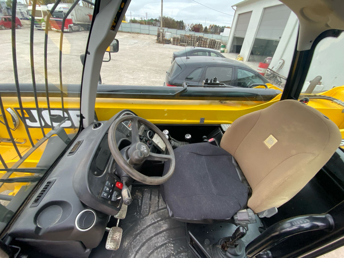 Încărcător telescopic JCB foto 5